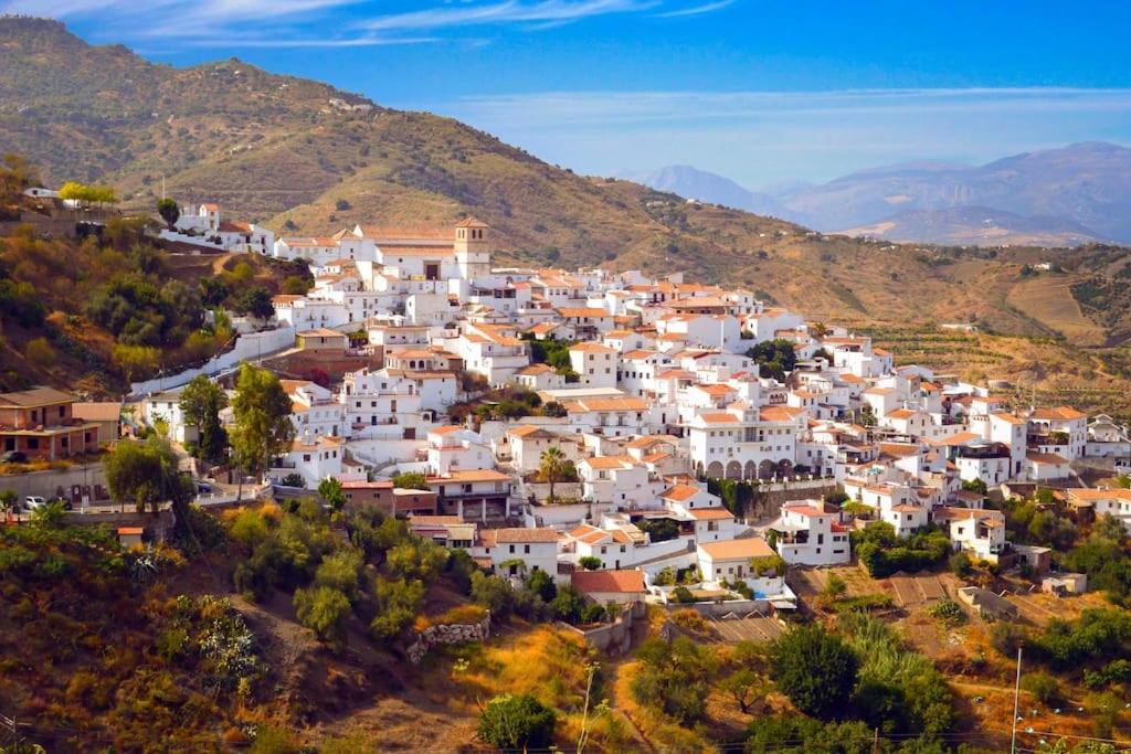Rooftop Terrace & Panoramic Mountain View'S Villa Cutar Exterior foto